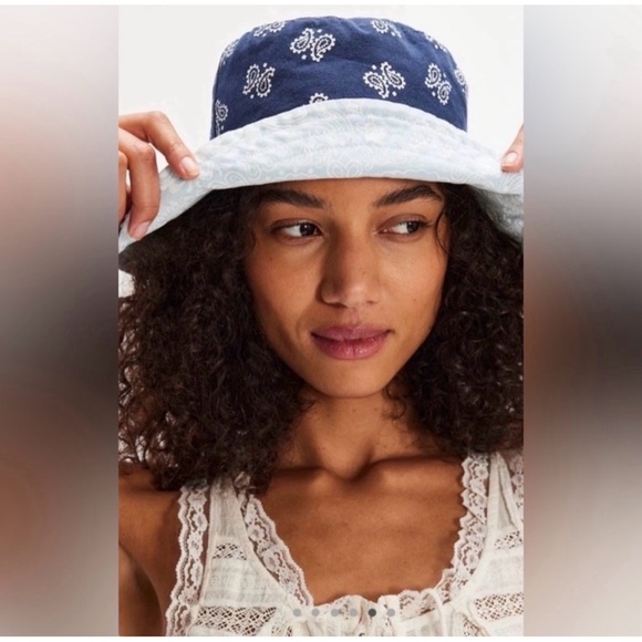 Free People Navy Paisley Bucket Hat (reversible!!) - Picture 8 of 8